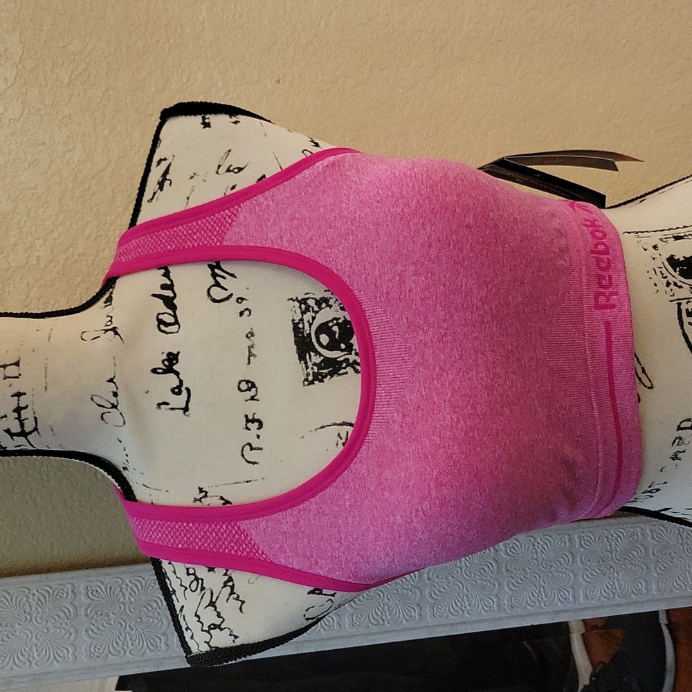 Reebok Sports Bra. Size M